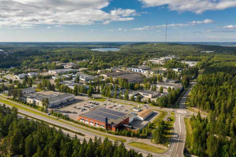 Salpakankaan teollisuusalueen ilmakuva.