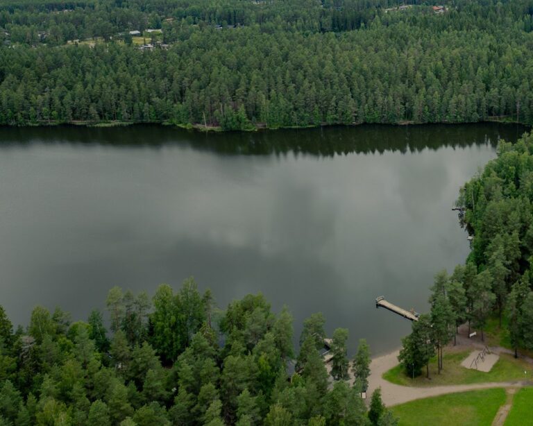 Ilmakuva Vähä-Tiilijärvestä.